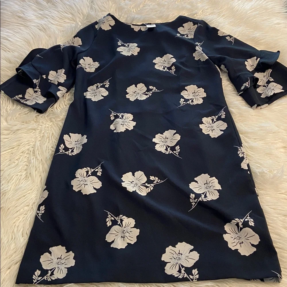 Banana Republic Navy and White Floral Dress size 4 brand new with tag length 35”